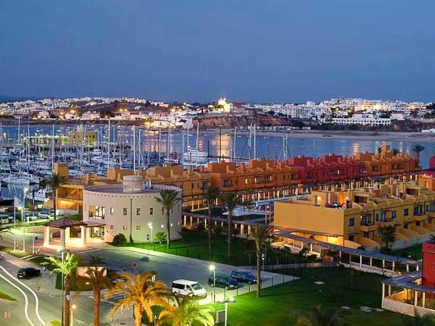 Spacious&Bright2Bedroom Apt Near Beaches,Sleeps 6 Portimão Exteriér fotografie